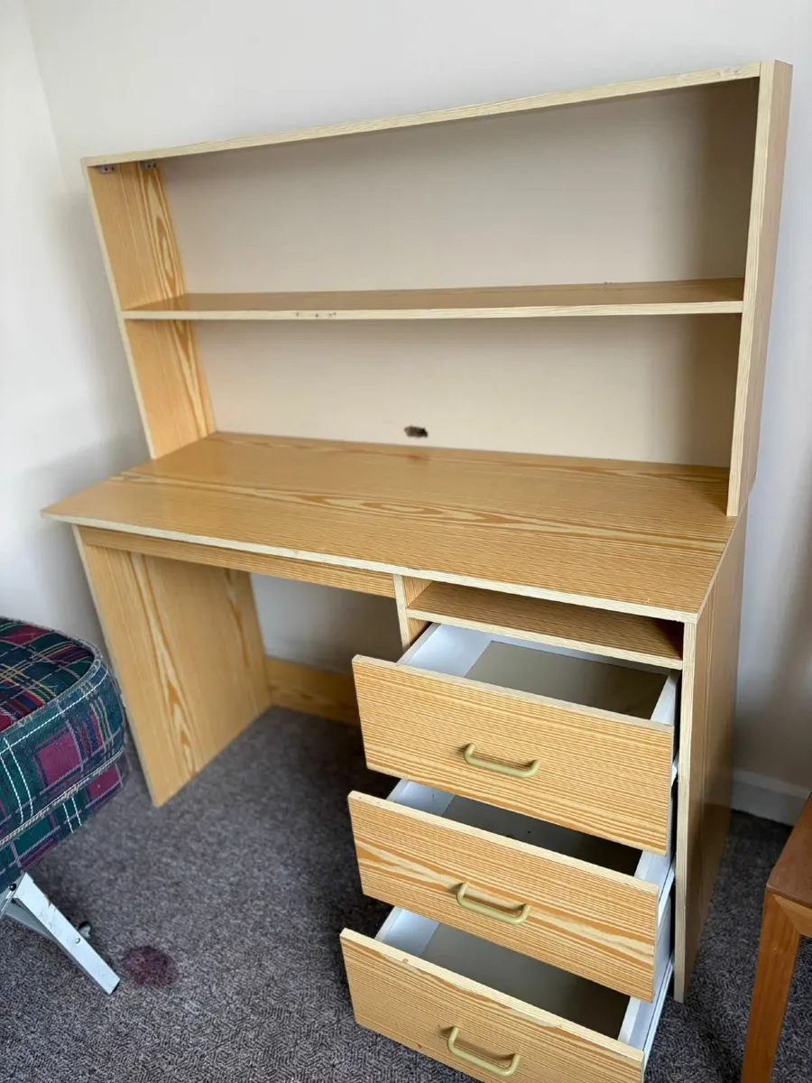 Desk -FREE - Image 2