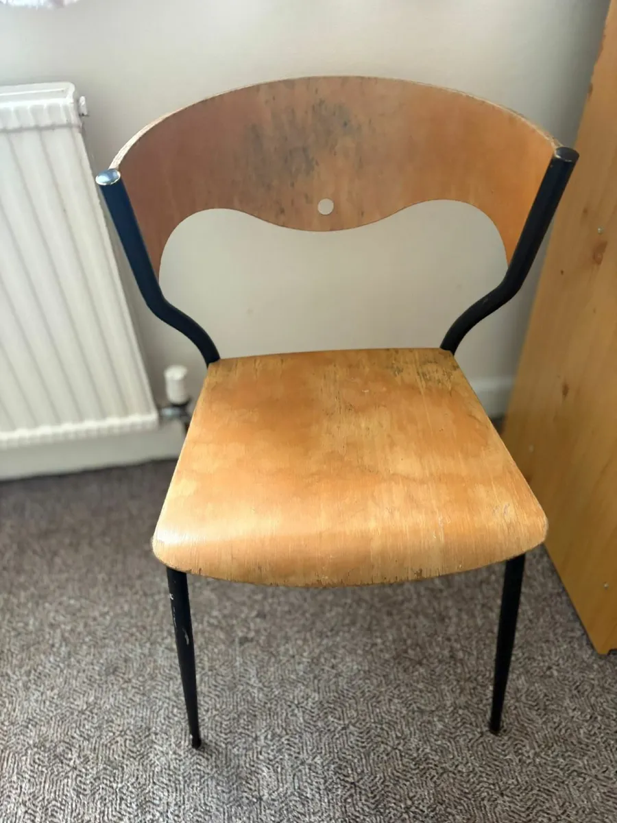 Table & Chairs - FREE - Image 1