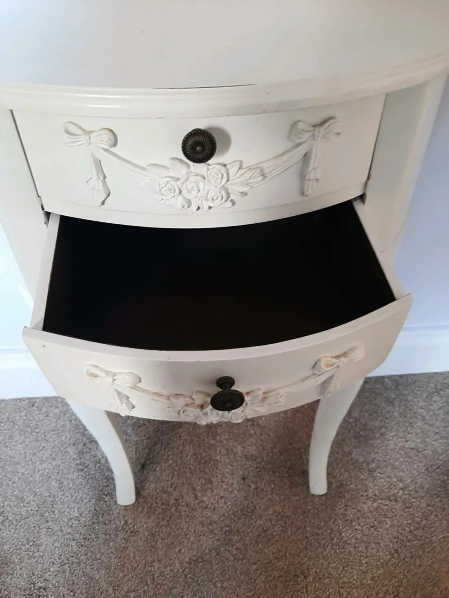 Pair of Bedside Lockers - Image 3