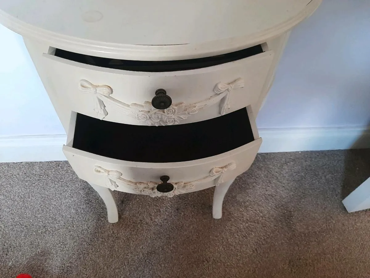 Pair of Bedside Lockers - Image 4