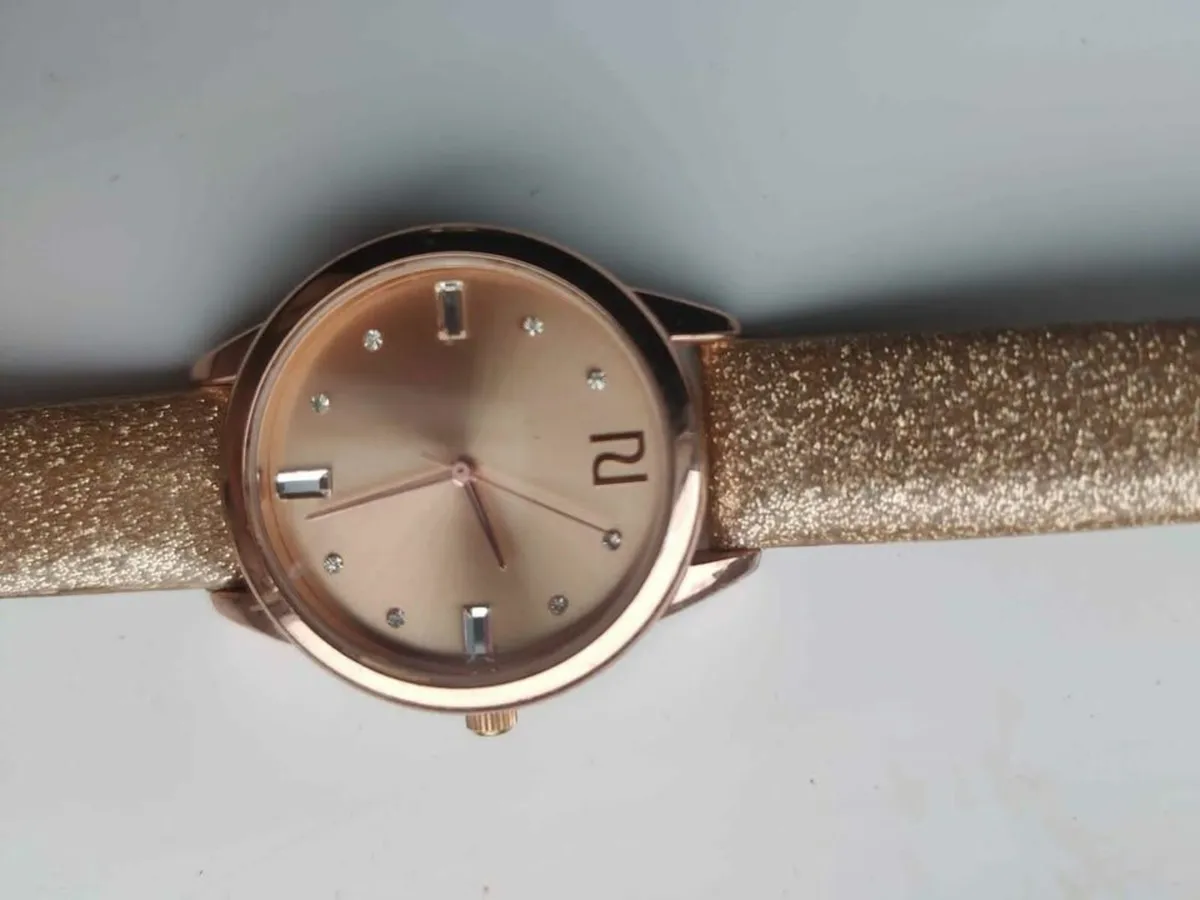 River Island  watch barely used - Image 1