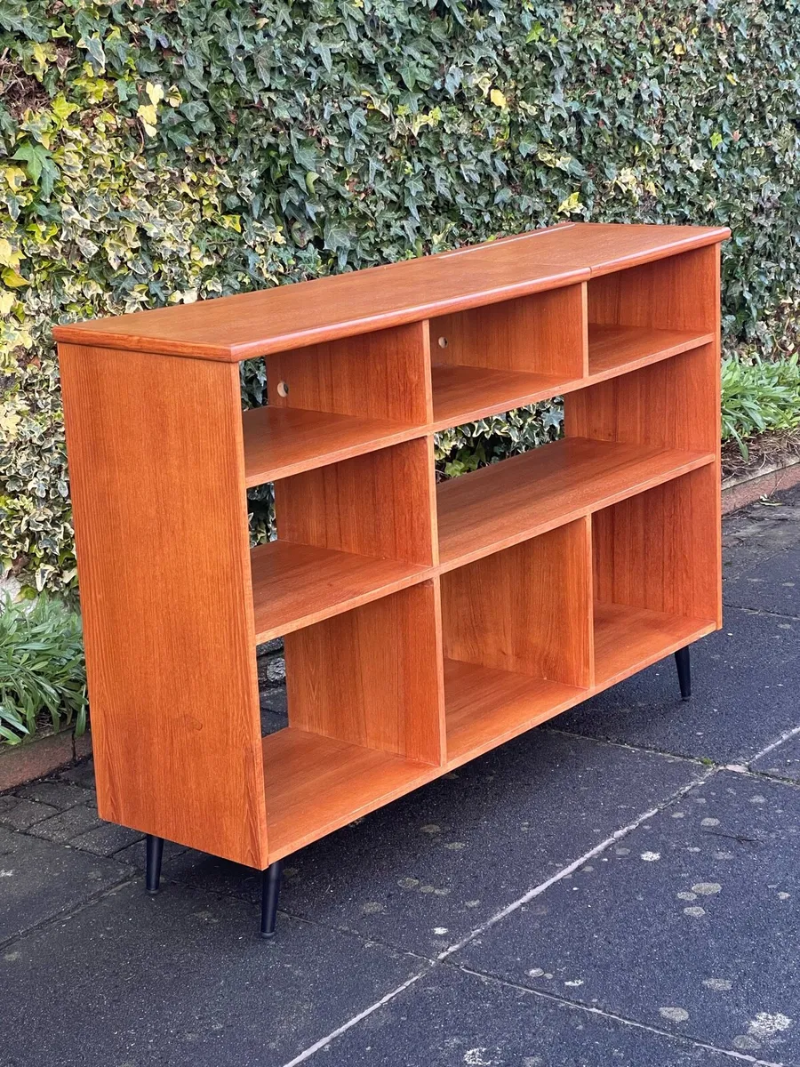 Mid century giant media chest - Image 1
