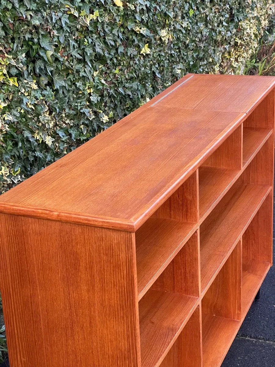 Mid century giant media chest - Image 4
