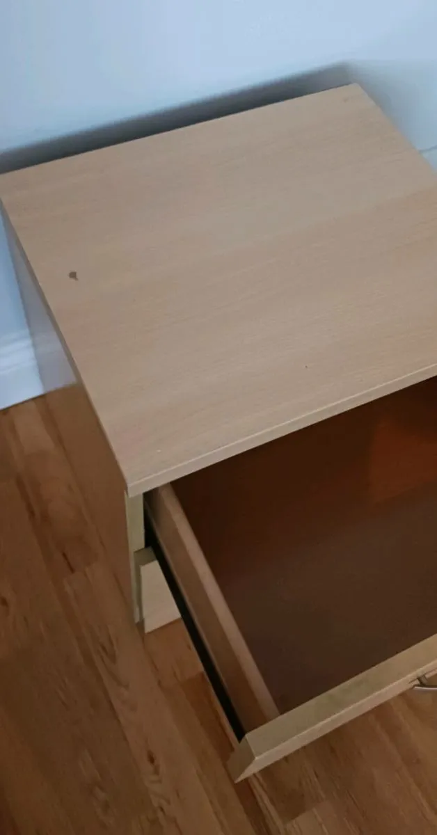 Free bedside locker - Image 2