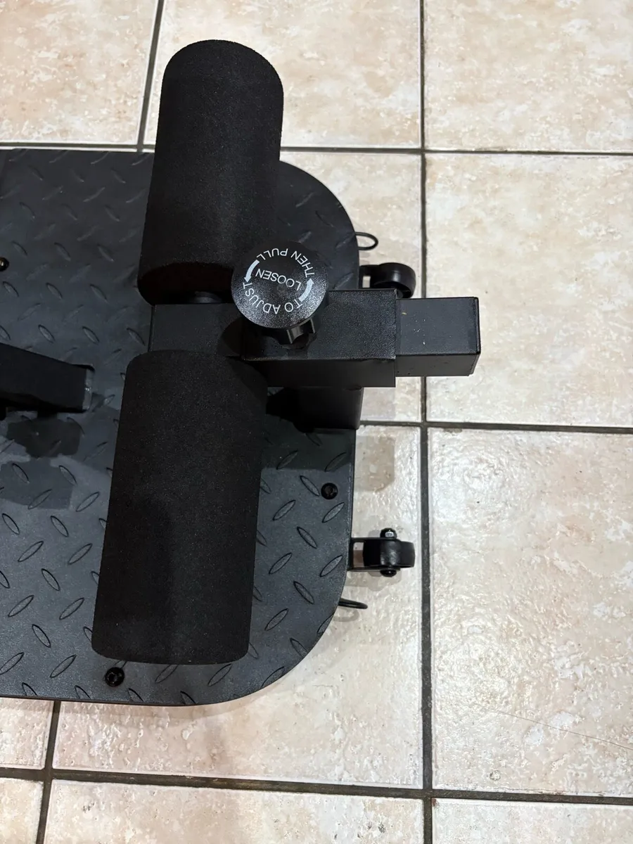 SISSY SQUAT MACHINE, DEVELOP GLUTES AND LEGS!! - Image 3