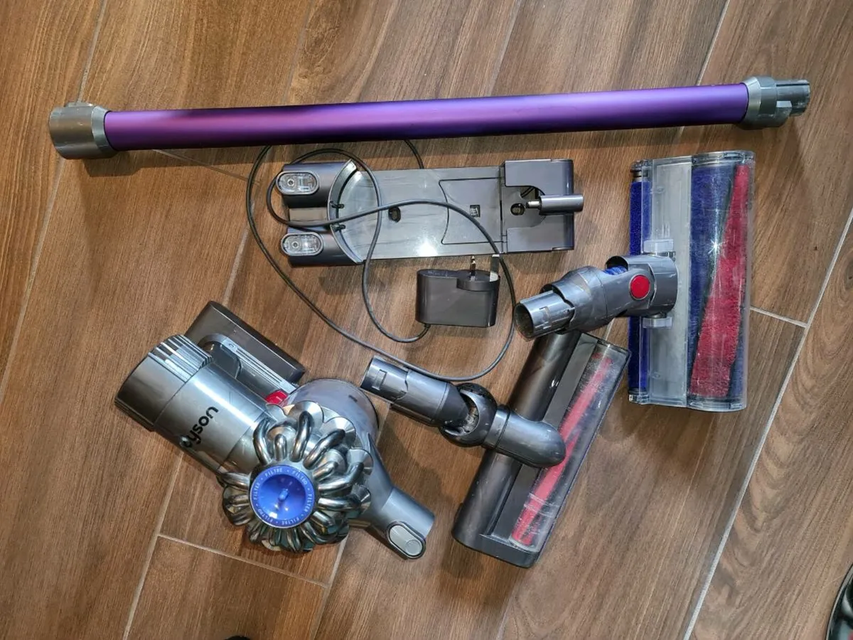 CORDLESS DYSON V6 VACUUM CLEANER HOOVER - Image 1