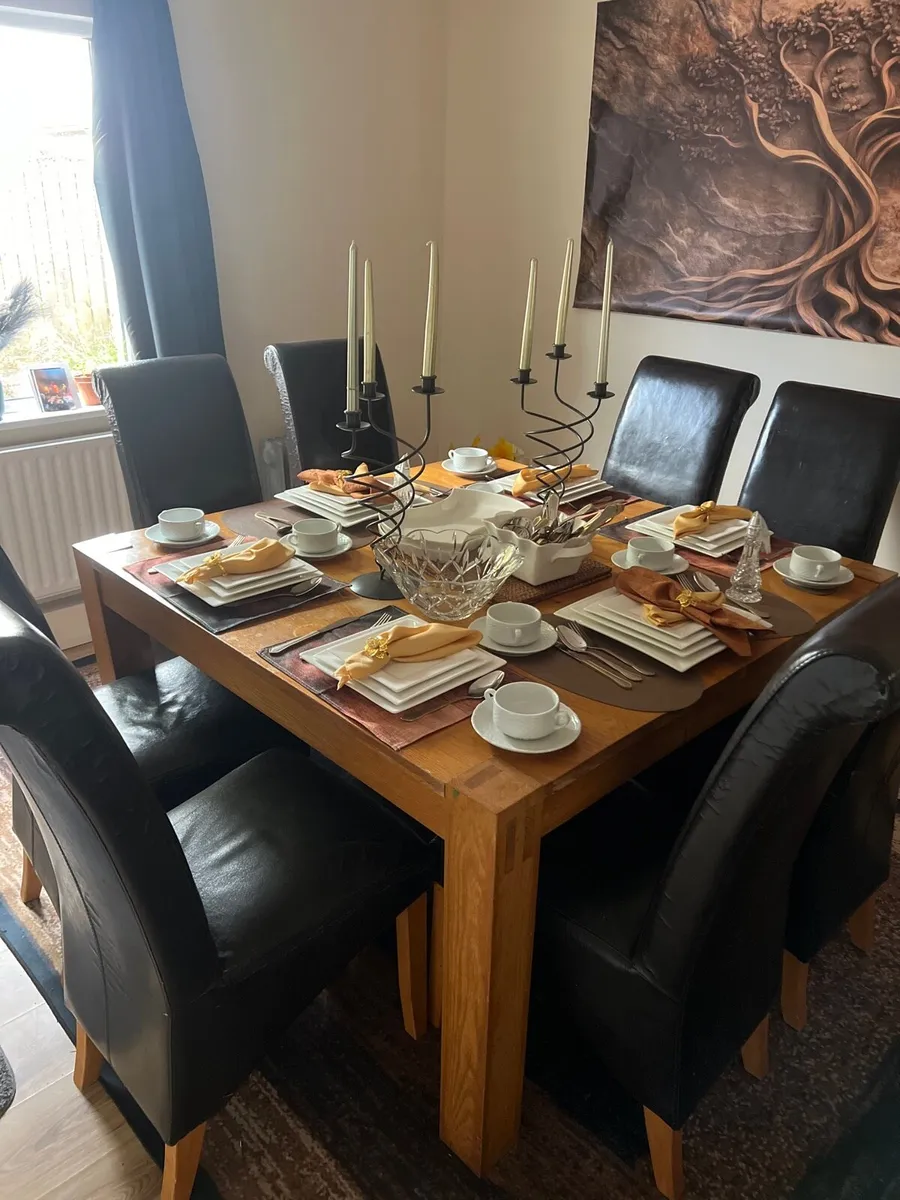 Dining table and 8chairs - Image 1