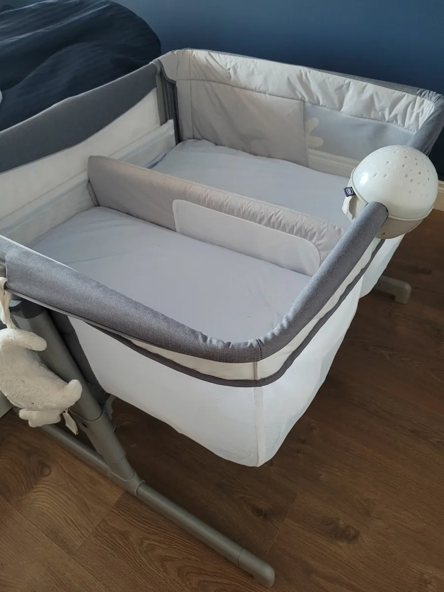 Chicco Next2Me Twins Bedside Crib - Image 1