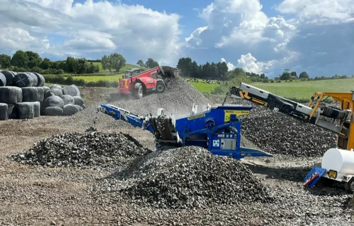 POWERFUL MOBILE CRUSHER & SCREENER HIRE - Image 2