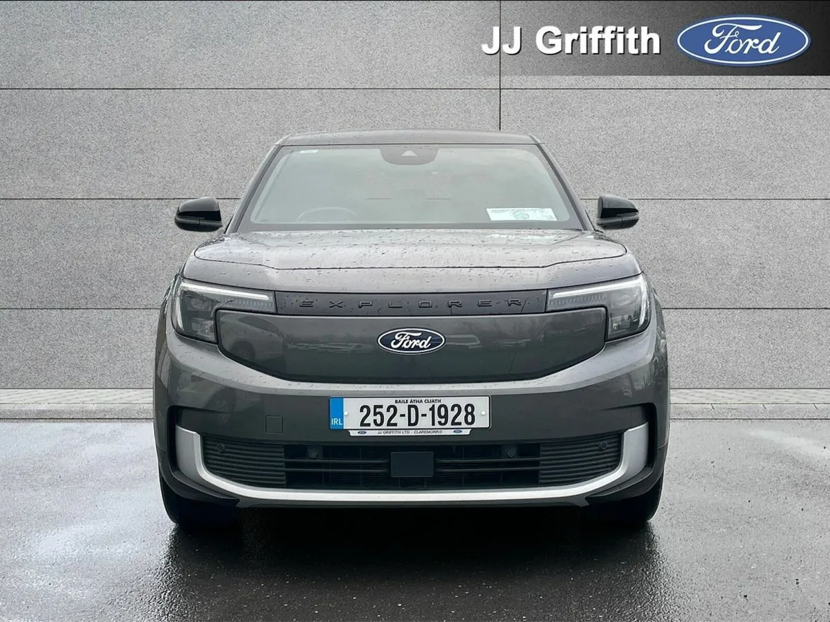 Ford Explorer Premium 77kWh Extended Range RWD - Image 3