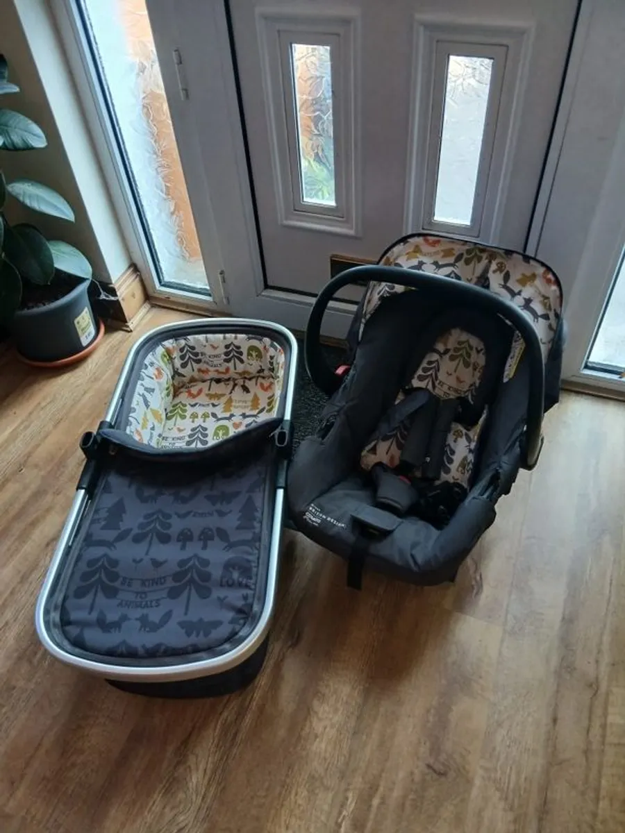 Cosatto Giggle 3 in 1 Travel System - Image 3