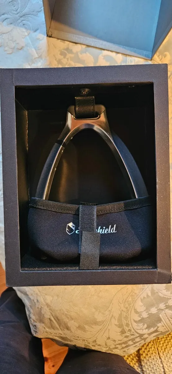 Samshield shield R'up stirrups (Brand New) - Image 1