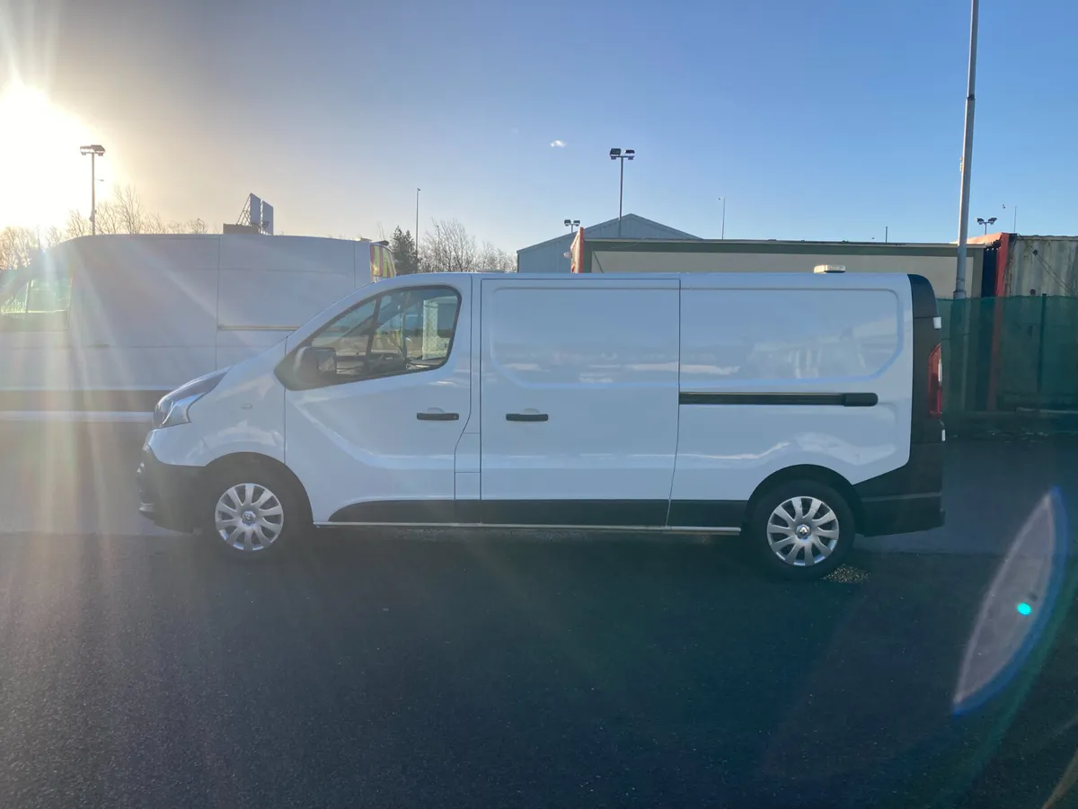 Renault Trafic 2021 - Image 4