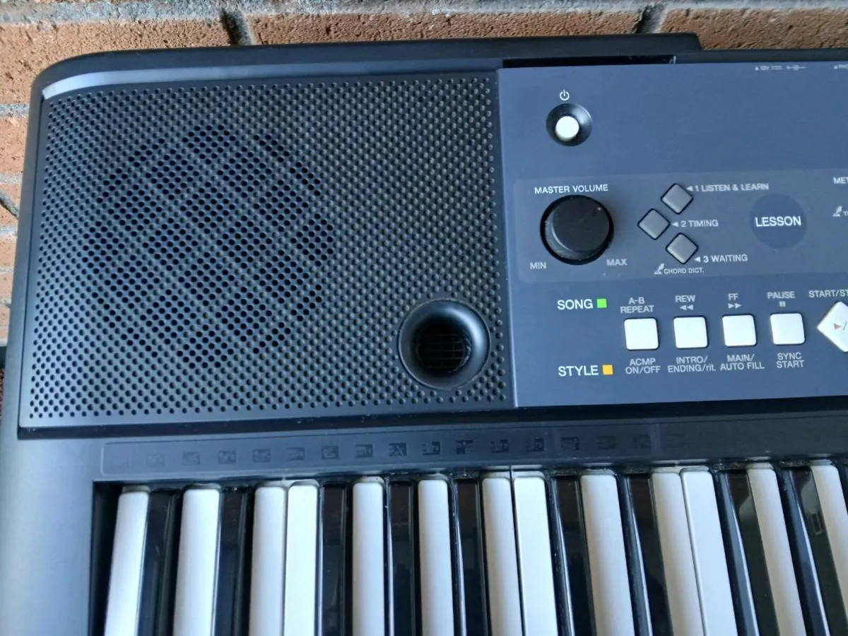 New Yamaha 61 key portable keyboard. - Image 3