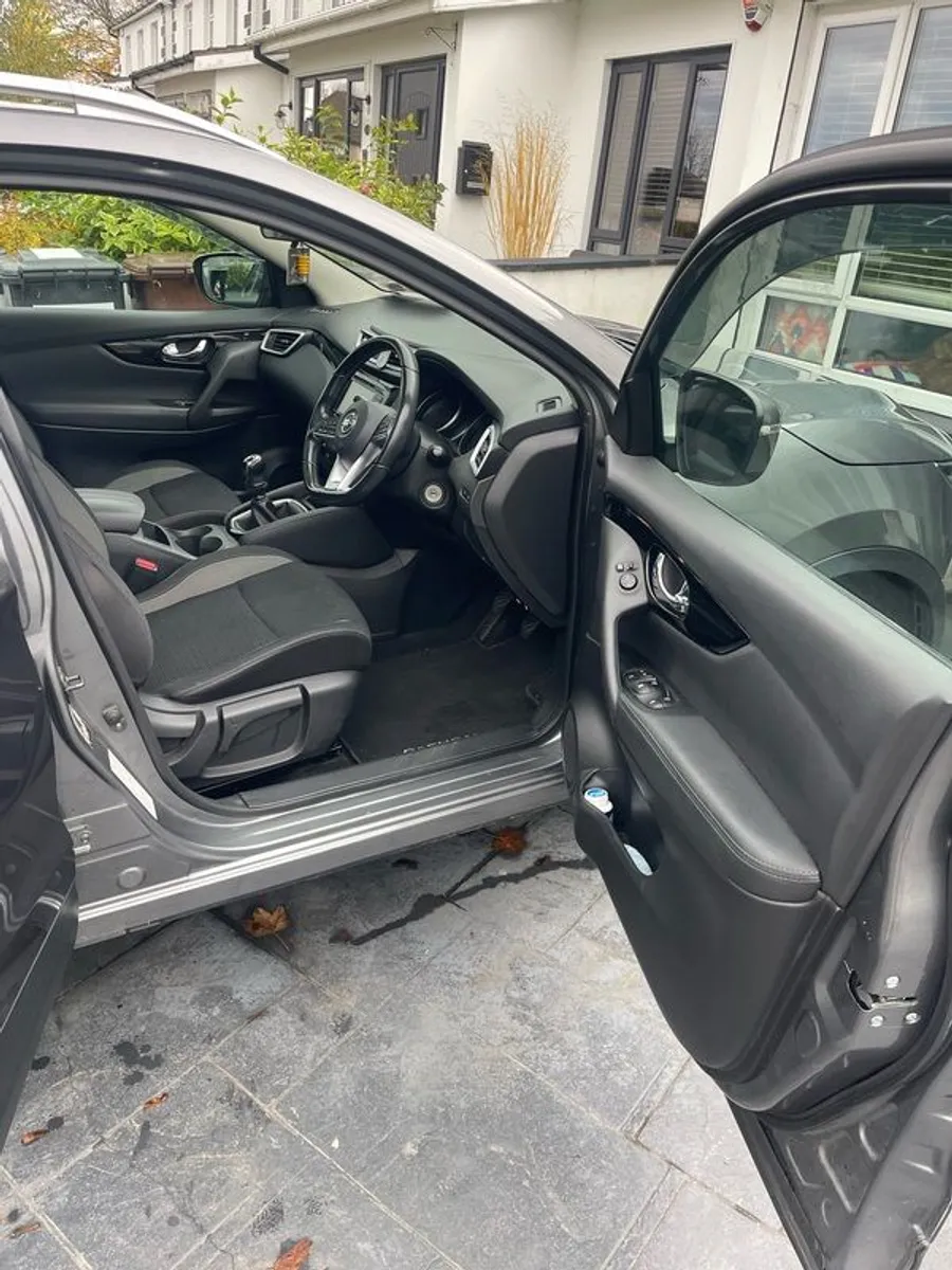 2019 Nissan Qashqai - Image 2