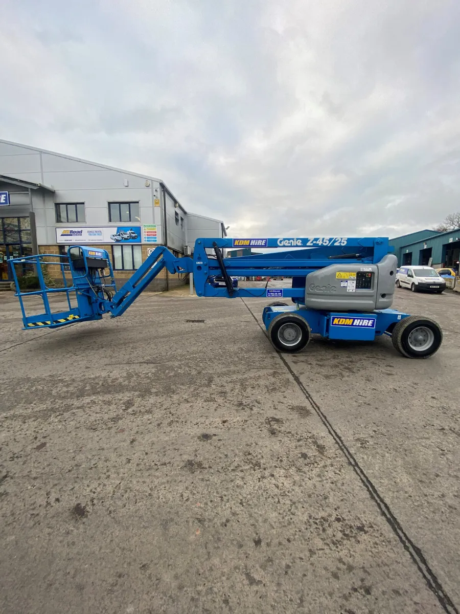 2016 GENIE S65 71FT DIESEL TELESCOPIC BOOM LIFT - Image 1