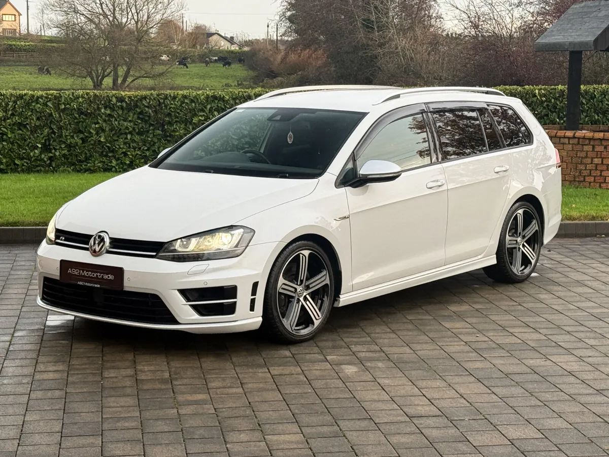 2016 Volkswagen Golf R Variant - Image 3