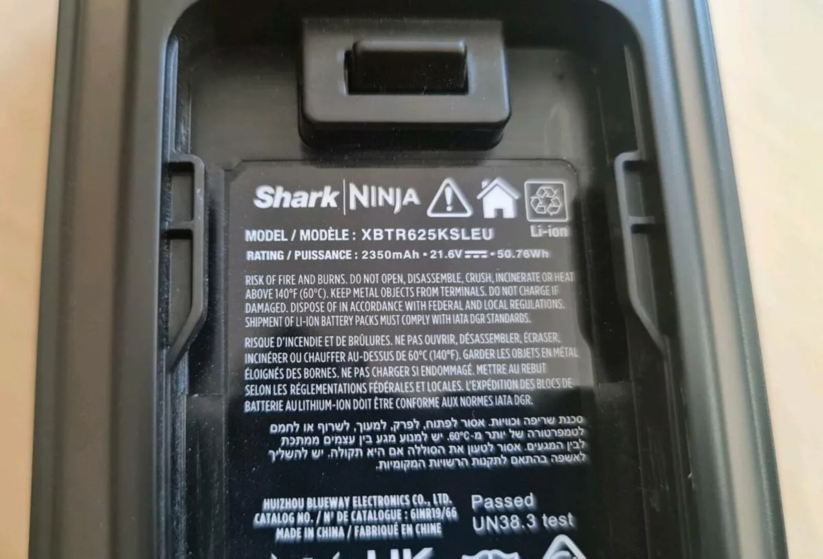 Shark vaccum New battery - Image 3