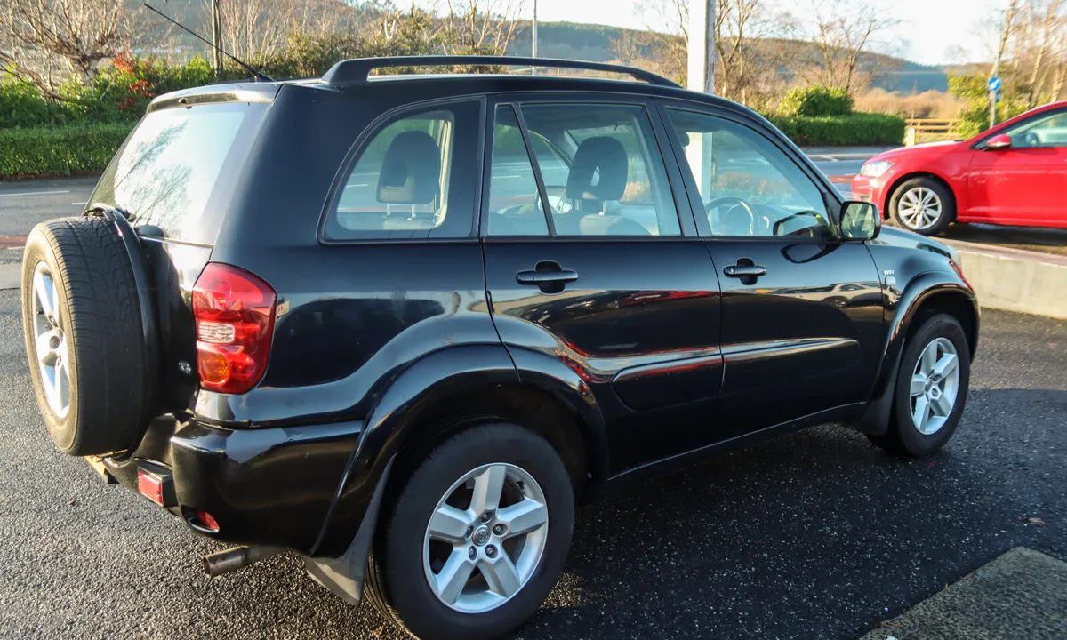 2005 Toyota RAV4 2.0SOL 4X4 AUTOMATIC Petrol - Image 3