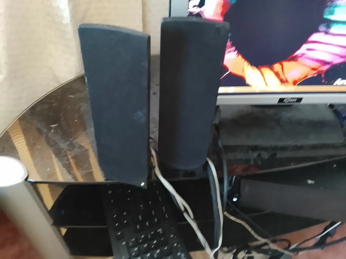 LENOVO DESK TOP COMPUTER - Image 4