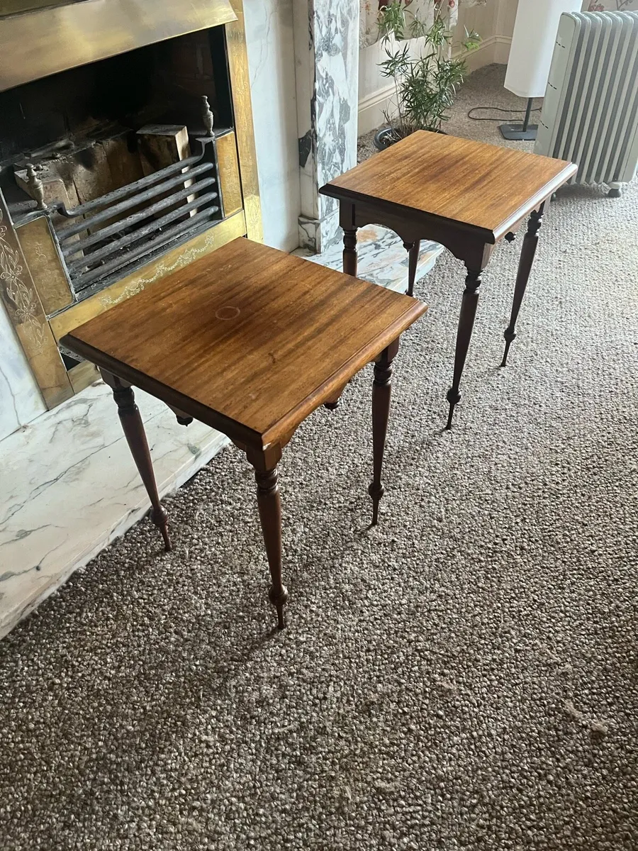 Mahogany occasional tables - Image 1