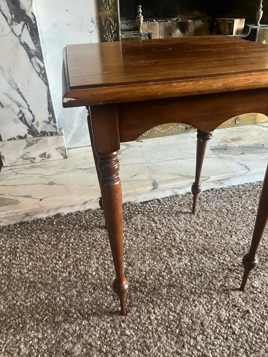 Mahogany occasional tables - Image 2