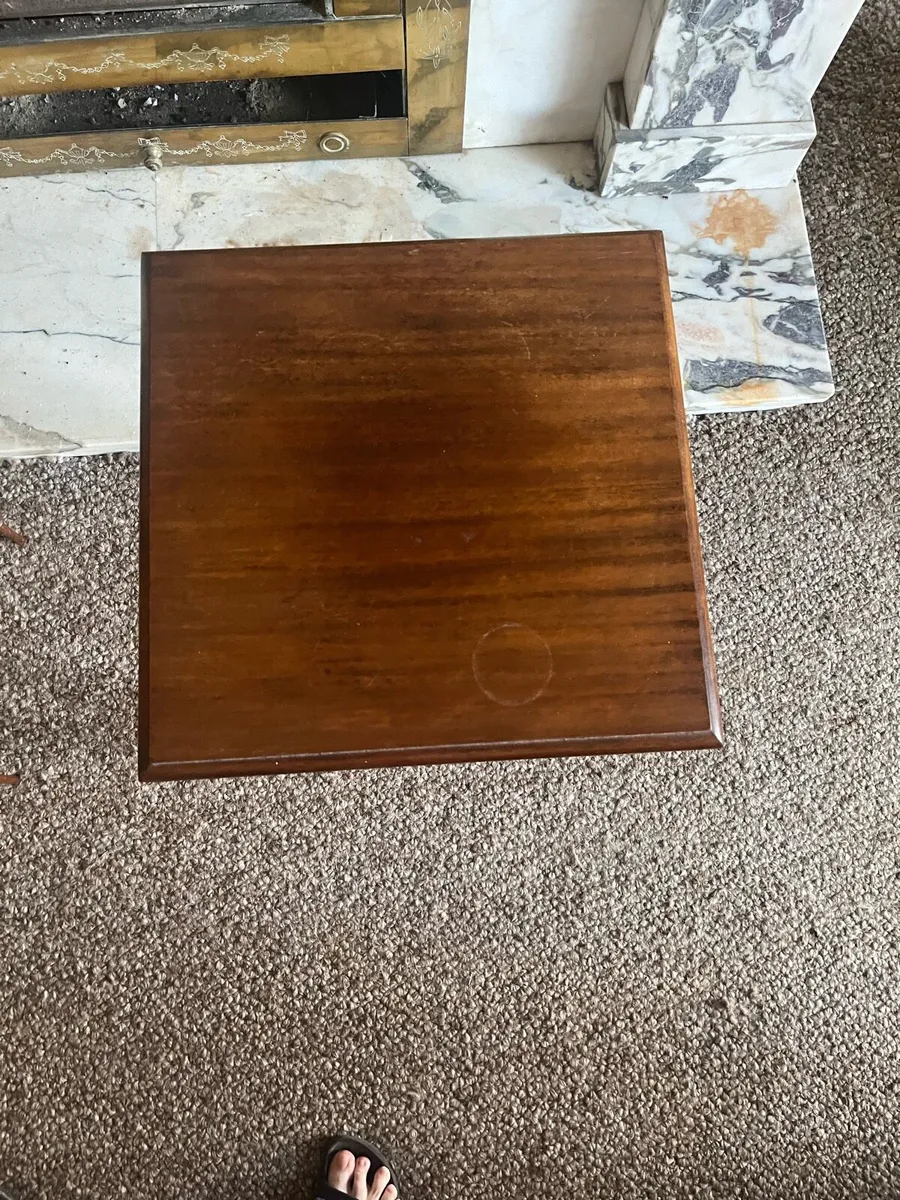 Mahogany occasional tables - Image 3