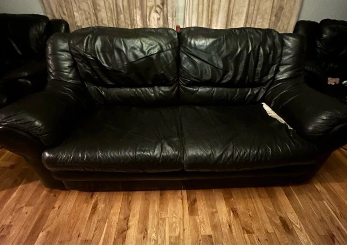 Genuine leather 3 piece couch & 2 armchairs - Image 2
