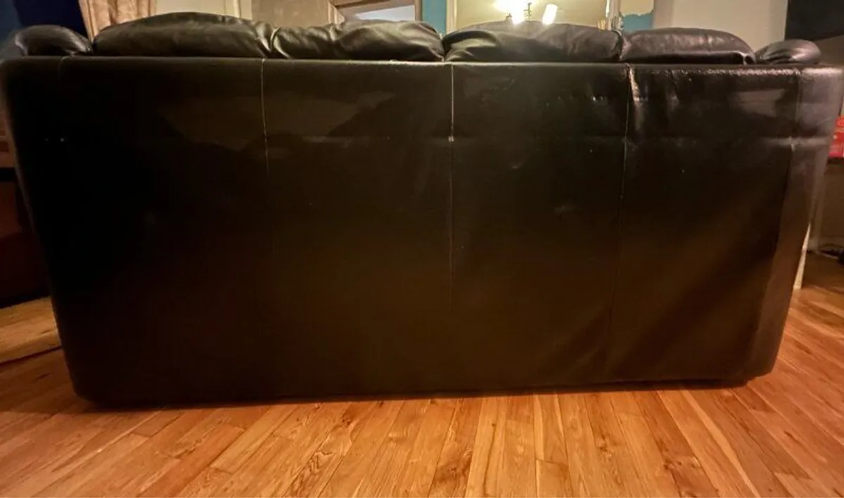 Genuine leather 3 piece couch & 2 armchairs - Image 4