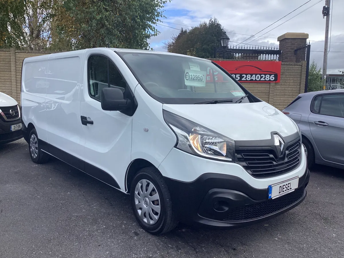 Renault Trafic ** SAT NAV - Image 2