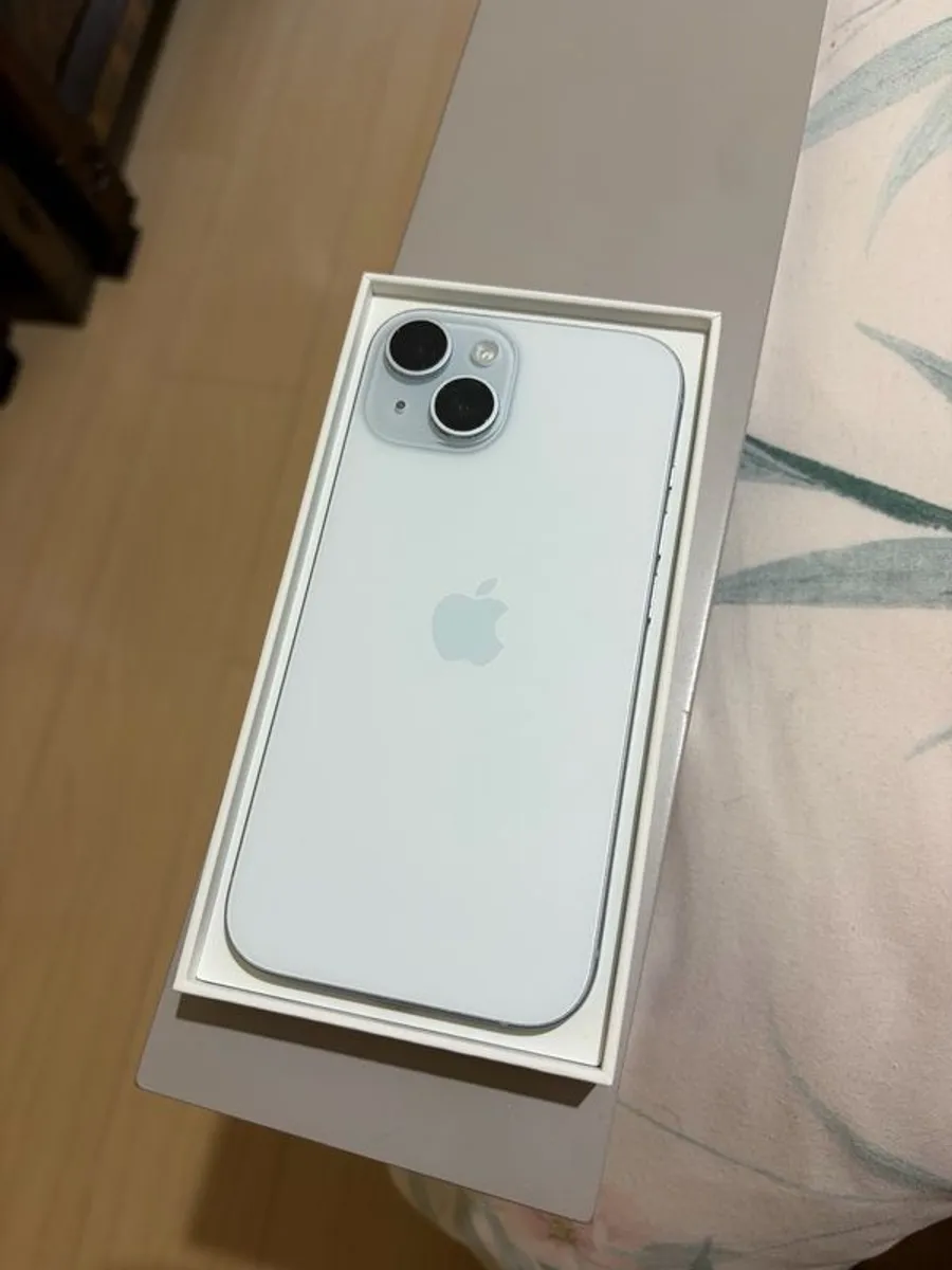 Blue iPhone 15 128gb - Image 2