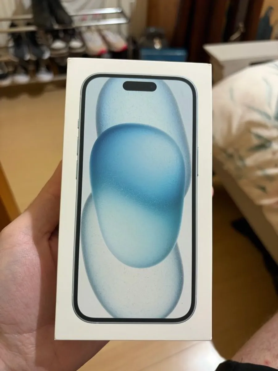 Blue iPhone 15 128gb - Image 3