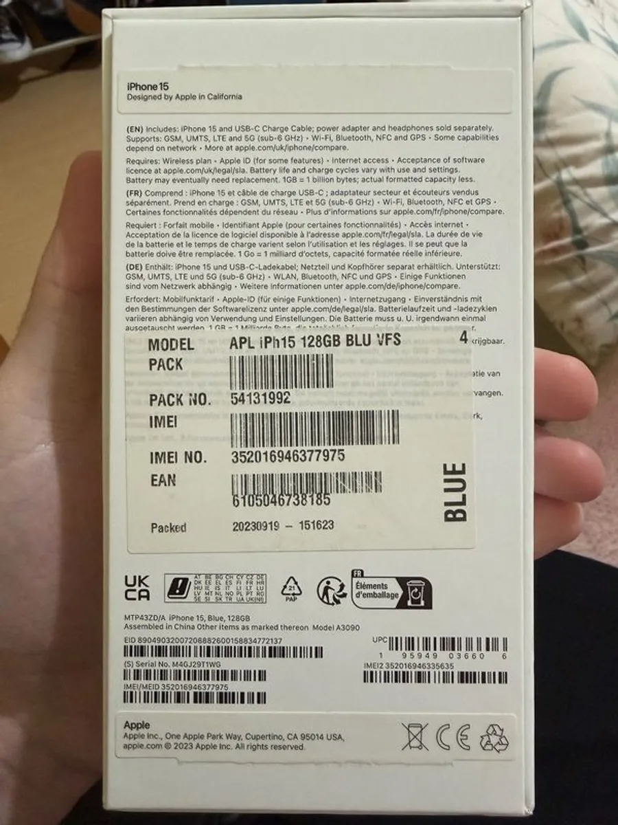 Blue iPhone 15 128gb - Image 4