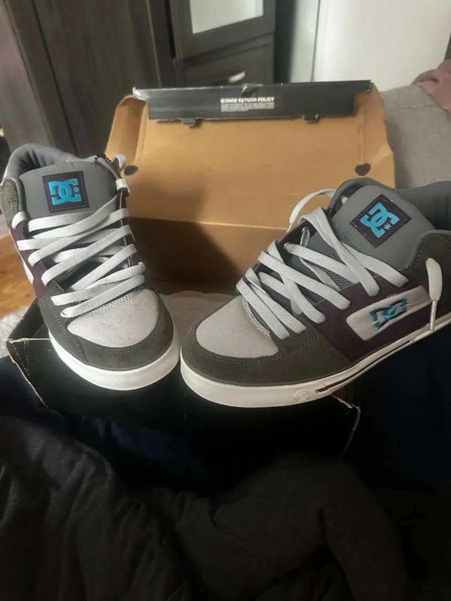 Dc shoes trainers runners new size 10 - Image 1