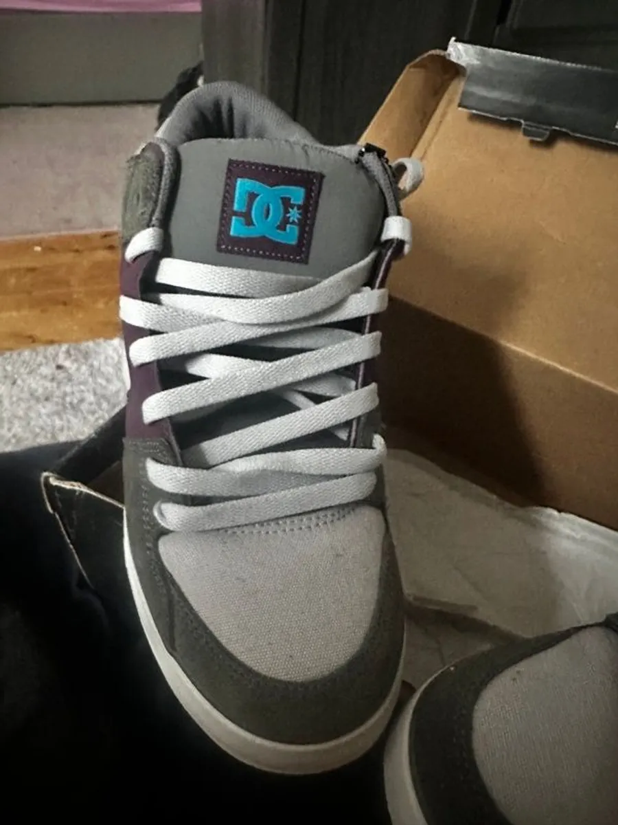 Dc shoes trainers runners new size 10 - Image 2