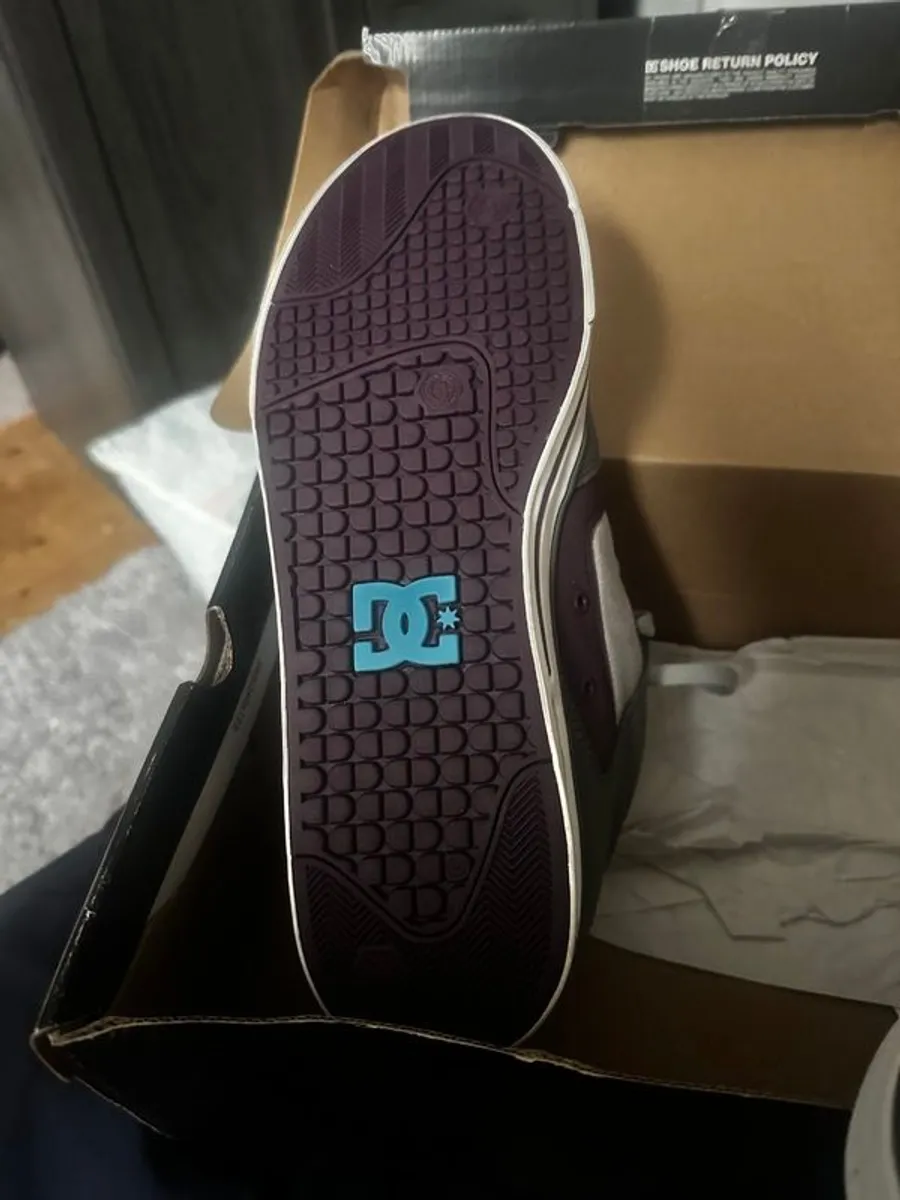 Dc shoes trainers runners new size 10 - Image 3