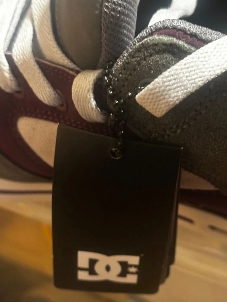 Dc shoes trainers runners new size 10 - Image 4