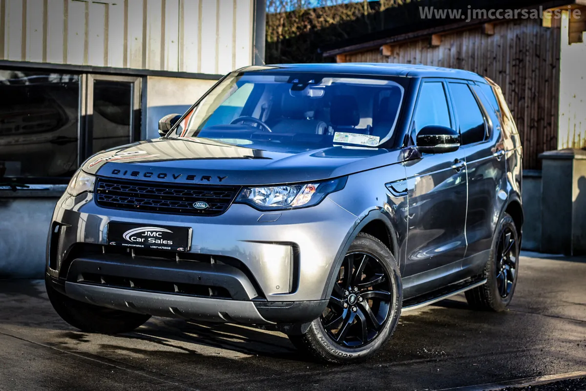 LOW MILES 2017 LAND ROVER DISCOVERY - Image 1