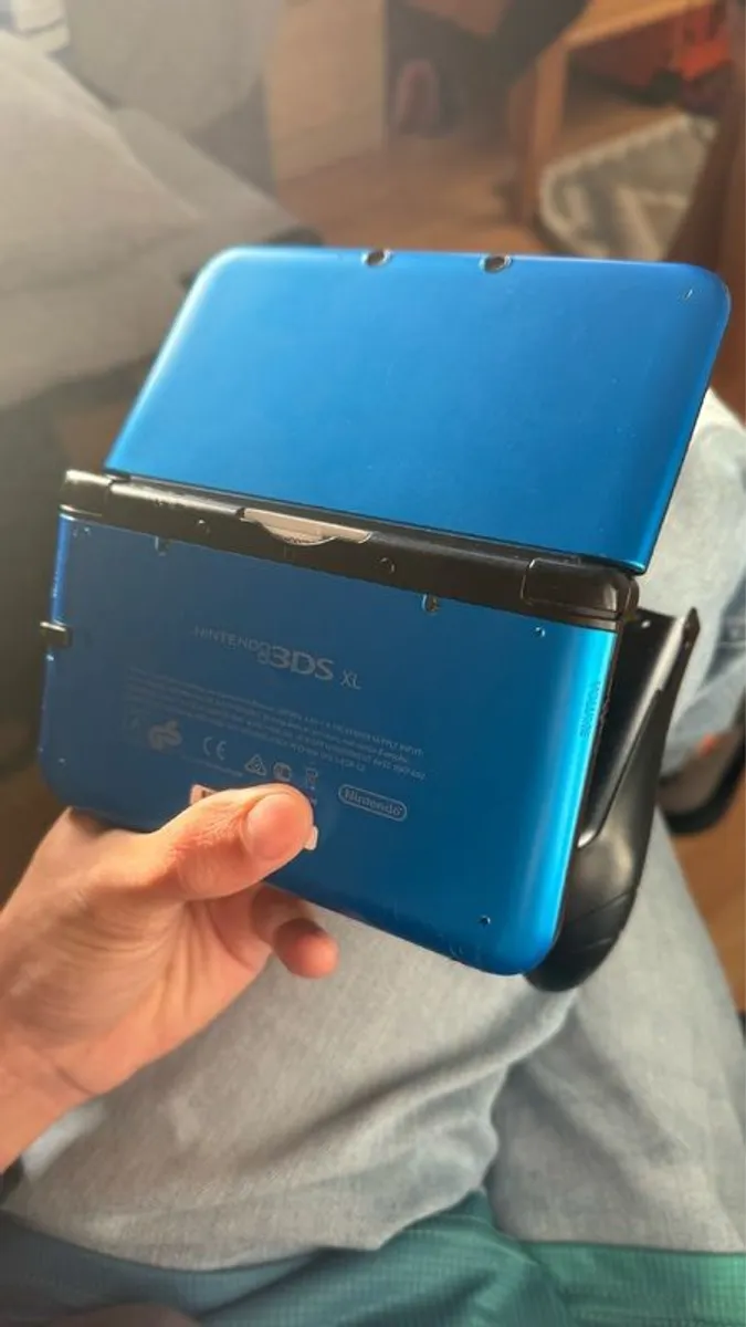 Nintendo 3DS XL - Image 4