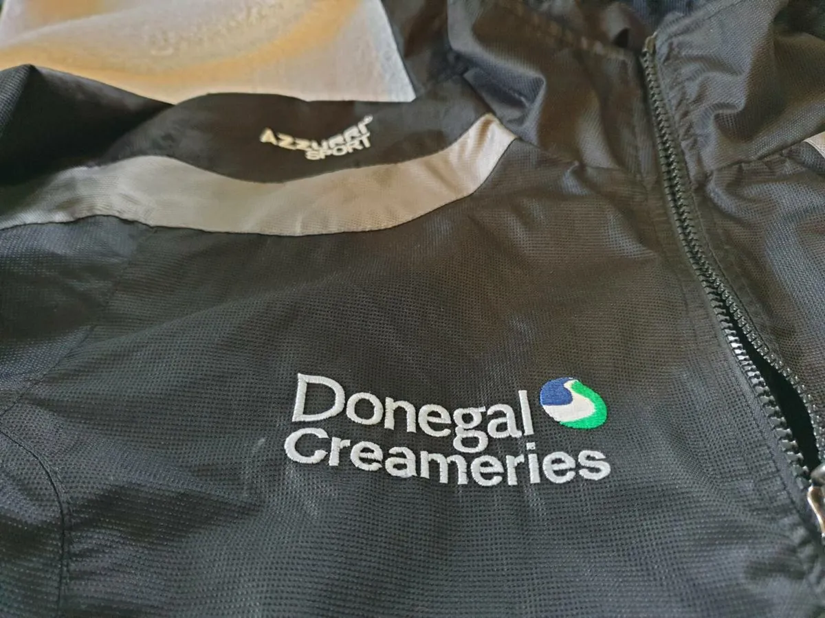 Donegal Gaelic Football Coat 2010 to 2011 - Image 4