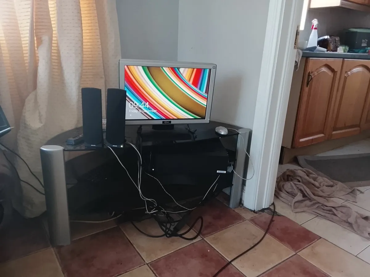 LENOVO DESK TOP COMPUTER - Image 2