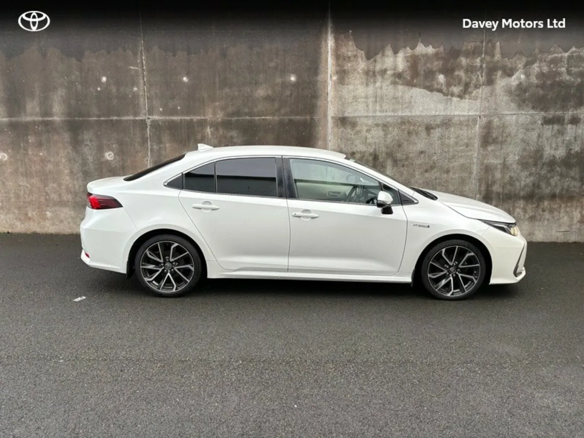 Toyota Corolla HYBRID SOL 4DR AUTO - Image 3