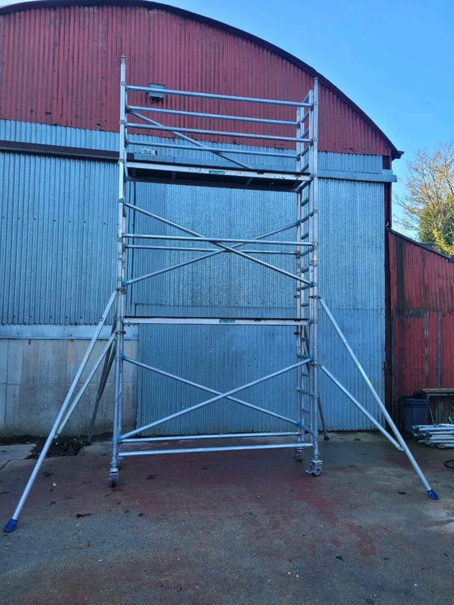 Aluminium scaffold tower, FREE DELIVERY - Image 2