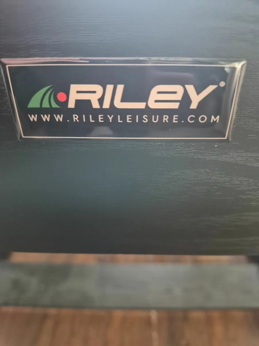 Fold up 6 foot Riley pool table - Image 1