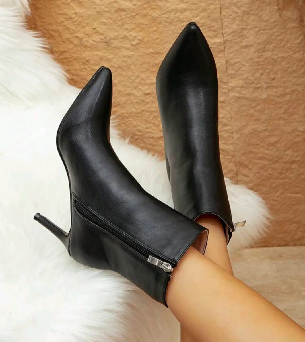 Boots size UK 2 - Image 1