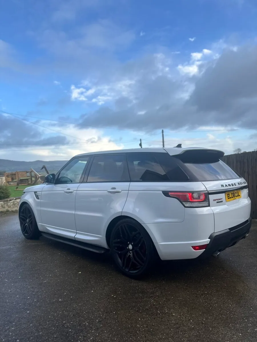 Range Rover Sport Autobiography & BMW 520 - Image 3