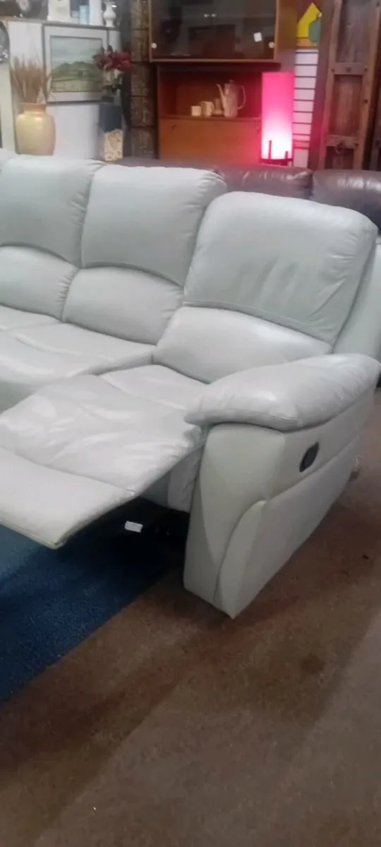 Large Four Seat Leather Recliner - Image 2
