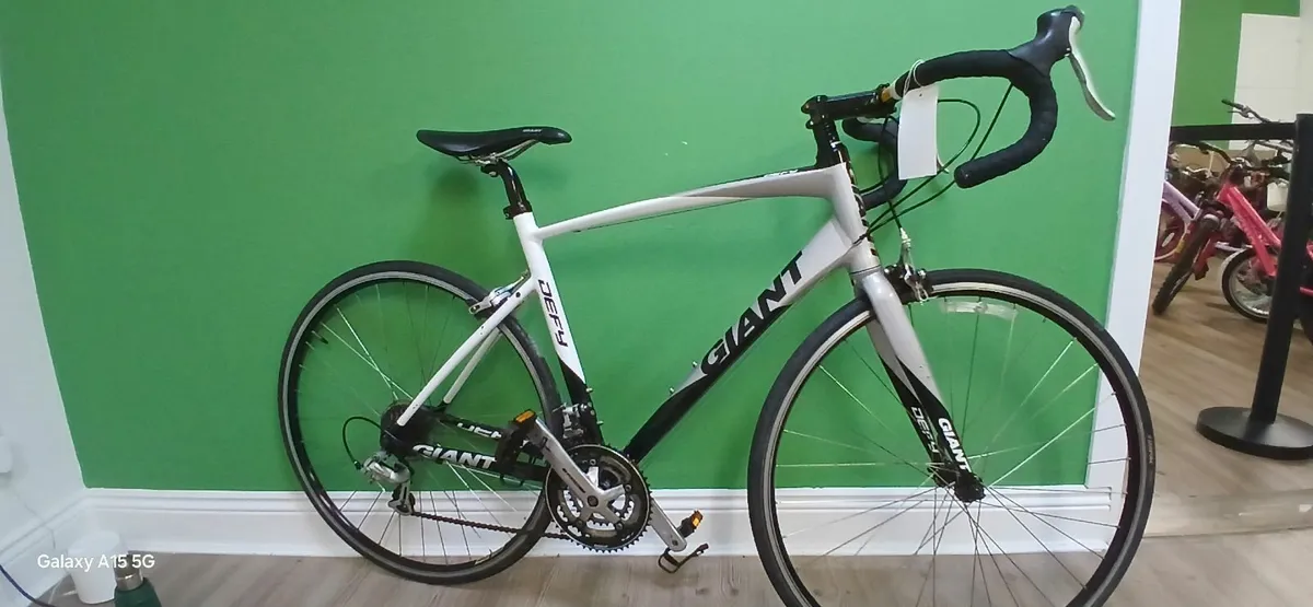 giant defy - Image 1