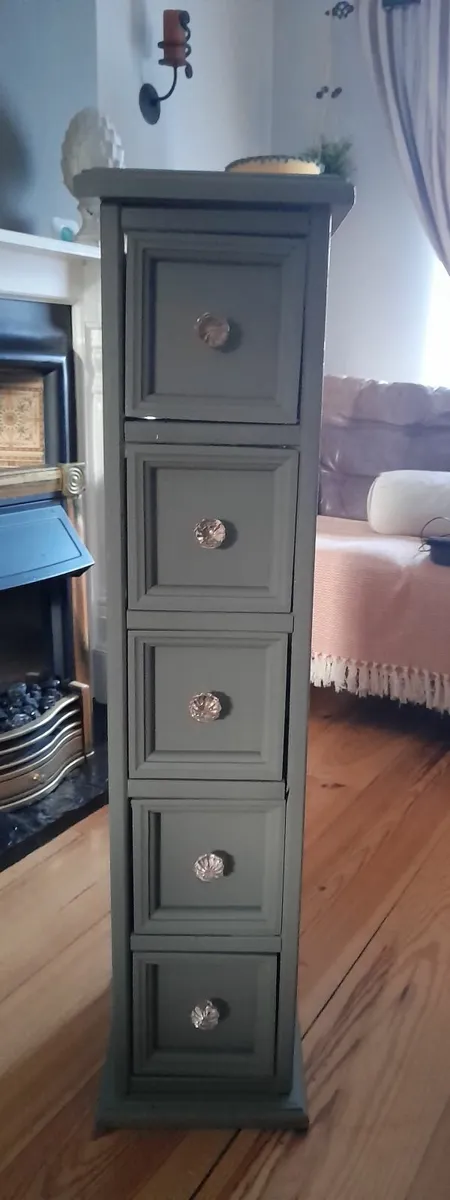 Slim cabinet of drawers - Image 1