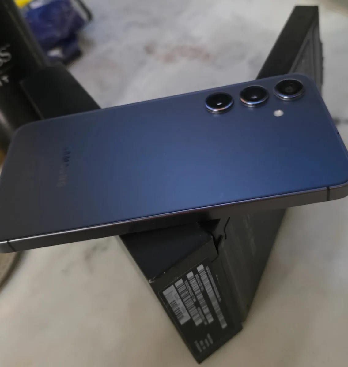 Samsung S24 - Image 3